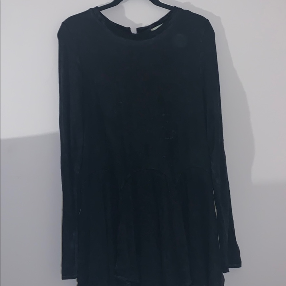 Black long sleeved shirt